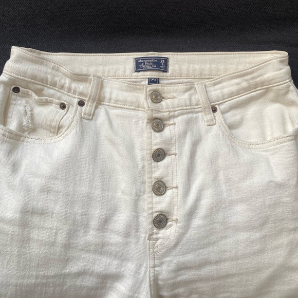 Abercrombie Ultra High Rise Straight White Jeans - curve love - Picture 3 of 8